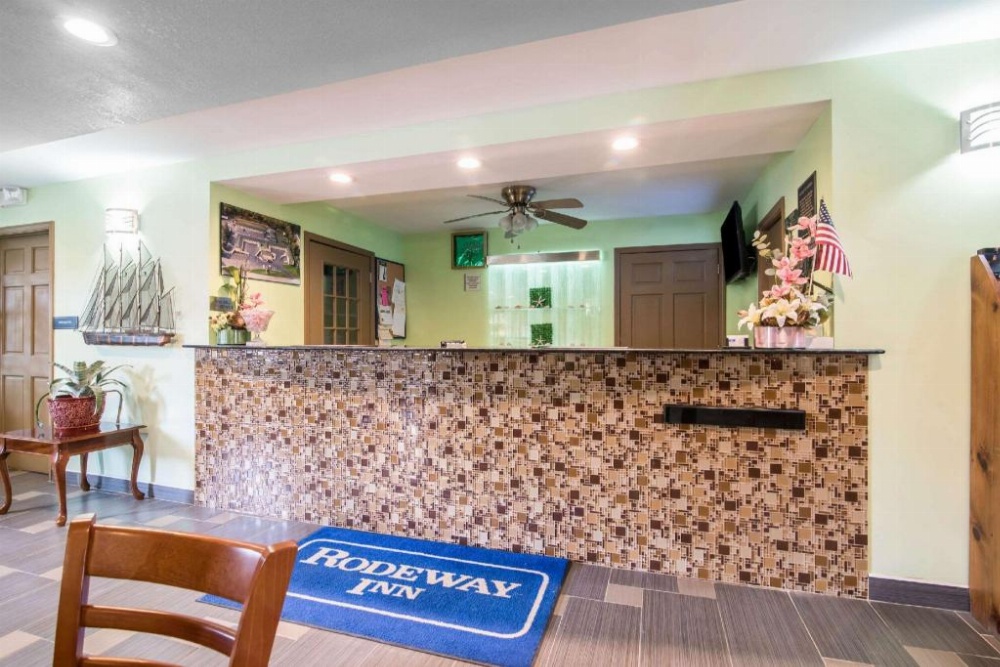 Rodeway Inn Image 21