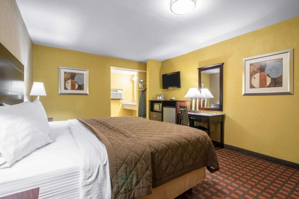 King Room - Accessible/Non-Smoking